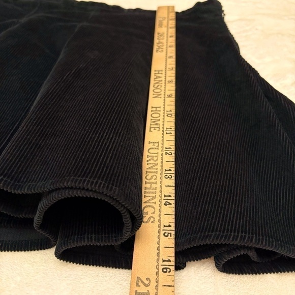 Black pleated corduroy mini skirt high rise sz 9 Dark Academia Clueless Preppy - Picture 9 of 9